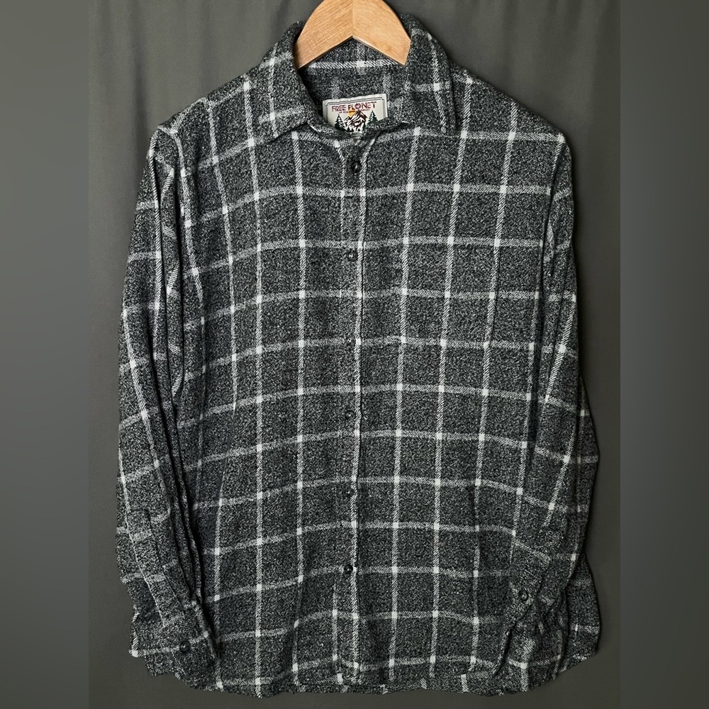 Free Planet Men's L Gray Plaid Casual Button Down Long Sleeve